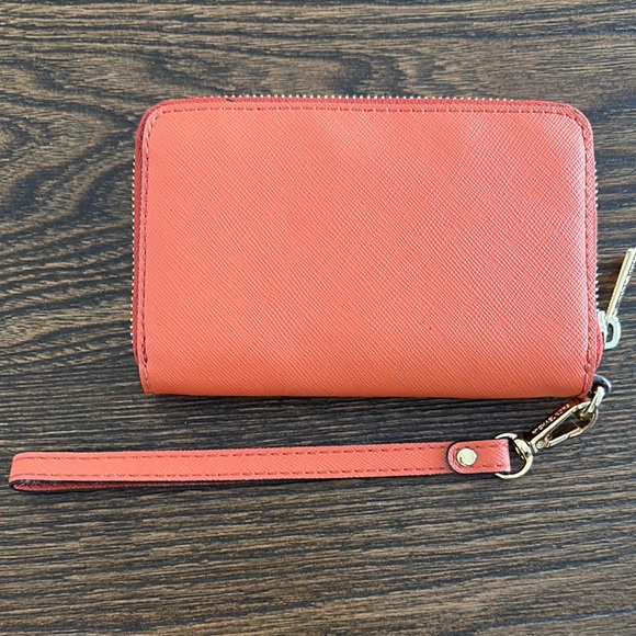 Michael Kors Burnt Orange Wristlet EUC - Picture 4 of 6